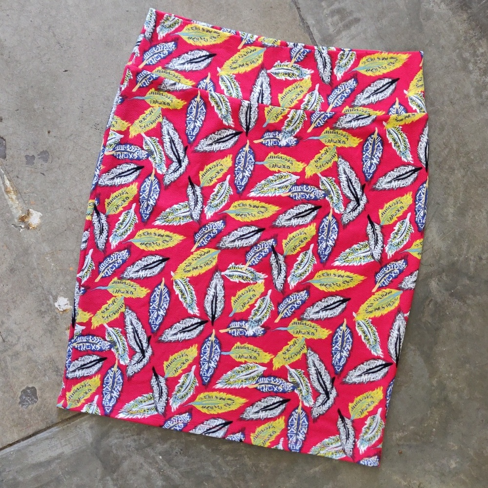LuLaRoe Cassie Feather Print Pencil Skirt Red Blue Yellow